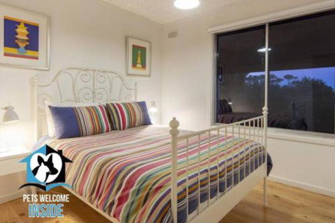 Retro Groovy Pad Pt Elliot - Sunshine Coast Tourism 3