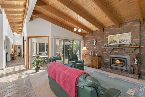 Peaceful Retreat Surf Side PET Friendly - Sunshine Coast Tourism 4