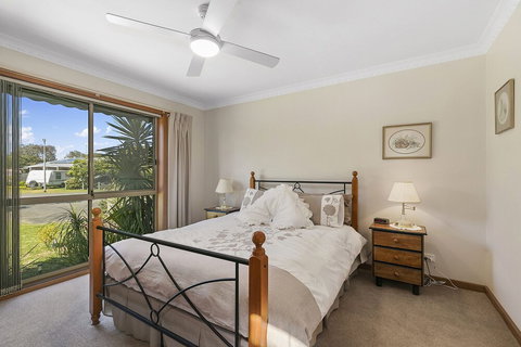 Peaceful Retreat Surf Side PET Friendly - Sunshine Coast Tourism 2