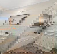 Peaceful Retreat Surf Side PET Friendly - Sunshine Coast Tourism