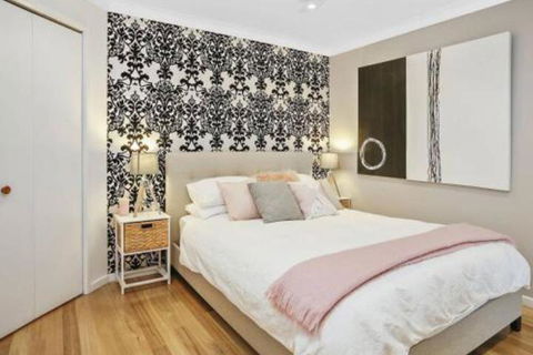 SEAVIEW Ocean Views From A Modern Townhouse - Sunshine Coast Tourism 3