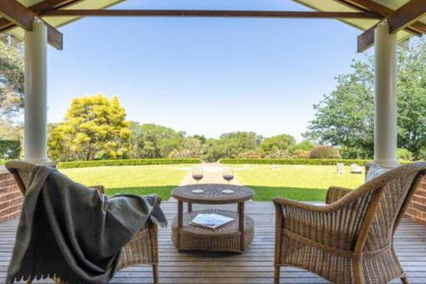 Jaspers Brush Tranquil Gardens & Stunning Views - Holiday Sunshine Coast 0