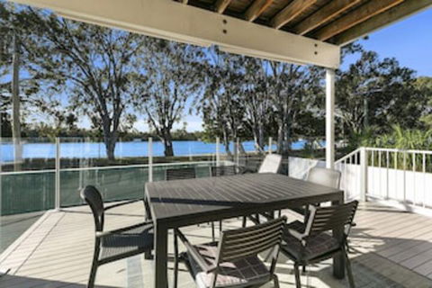 Stunning River House 51 Hilton Esplanade - Holiday Sunshine Coast 0