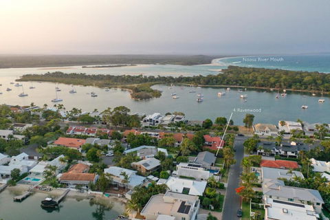 Walk To Hastings Street Noosa Sound - Holiday Sunshine Coast 3