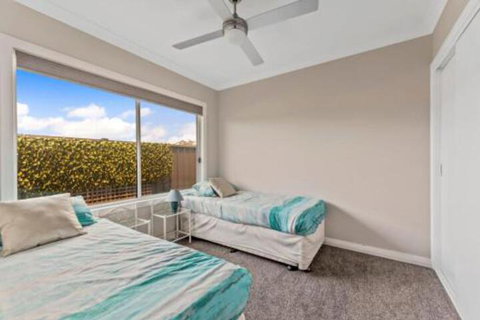 Ontario Way 1 Burrill Lake - Sunshine Coast Tourism 6