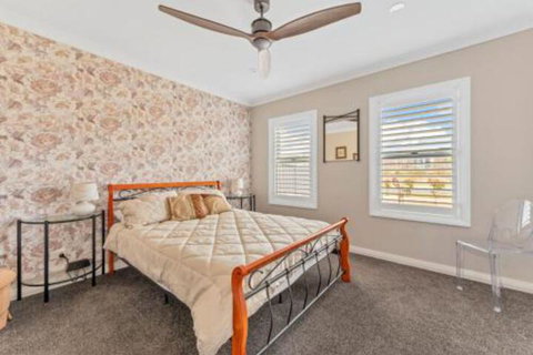 Ontario Way 1 Burrill Lake - Sunshine Coast Tourism 2