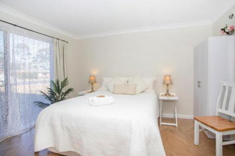 Macleay Street 23 Narrawallee - Holiday Sunshine Coast 3