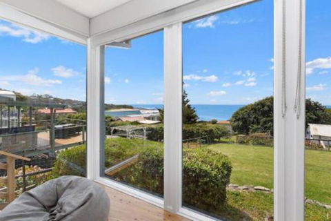 COASTAL HAVEN Panoramic Ocean Views - Sunshine Coast Tourism 4