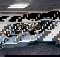 Black Diamond Lodge - Sunshine Coast Tourism