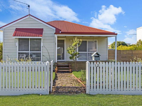 Driftwood House - Holiday Sunshine Coast 2