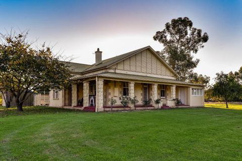 The Jazz B & B - Holiday Sunshine Coast 4