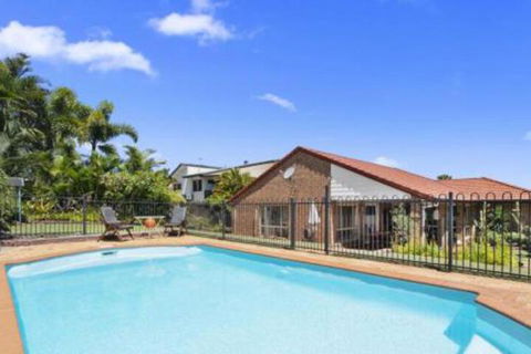 BB233 Banksia Beach Family Home 4 Bedrooms - Holiday Sunshine Coast 0