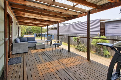 A Reel Teal - Holiday Sunshine Coast 5