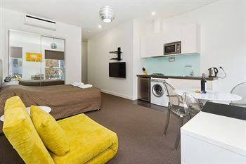 Zara Apartments - Sunshine Coast Tourism 0