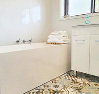 Marazul BEST DEAL Stone Bathtub WIFI Functional - Holiday Sunshine Coast
