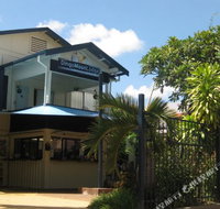 Dingo Moon Lodge Hostel - Sunshine Coast Tourism