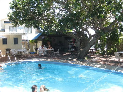 Dingo Moon Lodge Hostel - Sunshine Coast Tourism 1