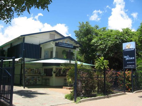 Dingo Moon Lodge Hostel - Sunshine Coast Tourism 5