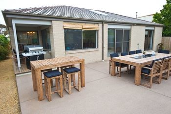 Sea Lounge - Holiday Sunshine Coast 4