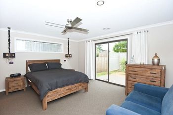 Sea Lounge - Holiday Sunshine Coast 5