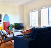 Bright Artist Apartment in Maroubra - Holiday Sunshine Coast