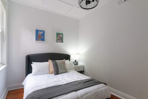 Luxurious Heritage Home With Harbour Bridge Views - Holiday Sunshine Coast 0