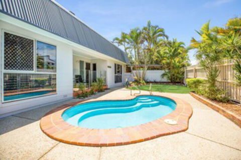 Allamanda Sands - 23 Oriole Avenue - Holiday Sunshine Coast 0
