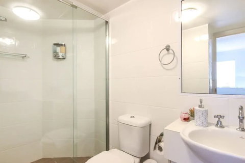 Newly Renovated Unit 250m To The Beach - Sunshine Coast Tourism 7