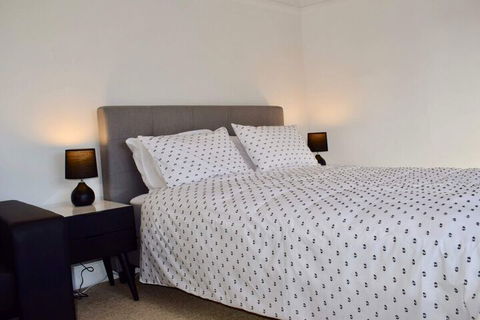 Comfortable 3 Bedroom Apartment In Trendy Haberfield - Holiday Sunshine Coast 6