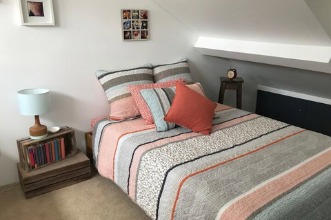 Colourful Darlinghurst Home- In Perfect Location - Sunshine Coast Tourism 7