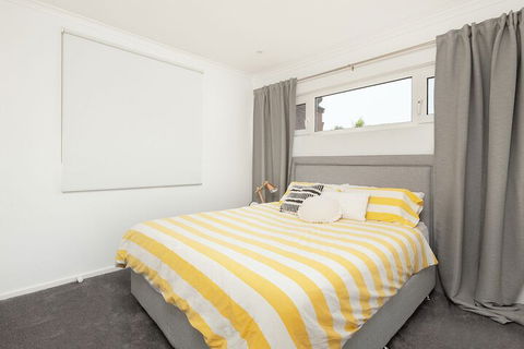 Large Family Home Bondi - Sunshine Coast Tourism 4