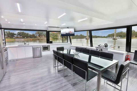 All Seasons Houseboats - Holiday Sunshine Coast 7