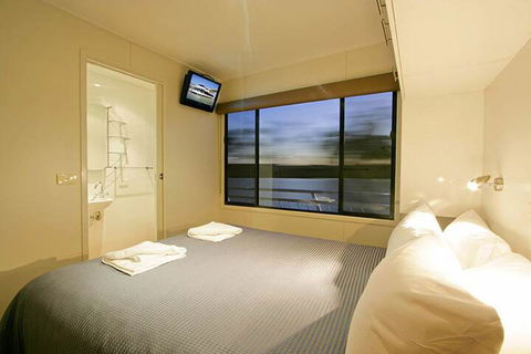 All Seasons Houseboats - Holiday Sunshine Coast 6