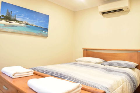 Modern 2 Bedroom Unit Close To CBD - Holiday Sunshine Coast 2