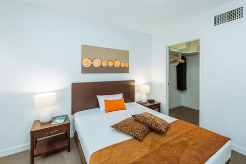 Airtrip Apartment On Merivale St - Holiday Sunshine Coast 5