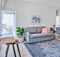 2 Bedroom Apt With Balcony  Air Con in Plympton - Holiday Sunshine Coast