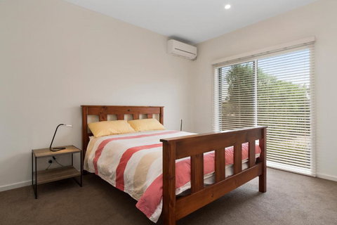 Cootamundra - Holiday Sunshine Coast 3