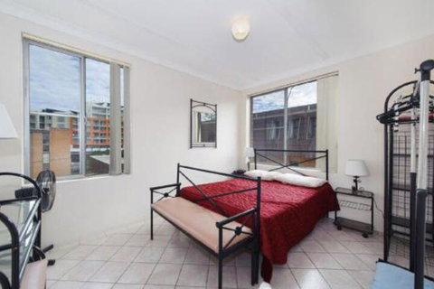 Ocean Court 7 13 Lord Street - Holiday Sunshine Coast 5