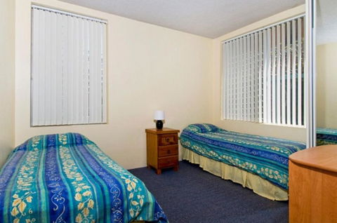 Ocean Court 1 13 Lord Street - Holiday Sunshine Coast 6