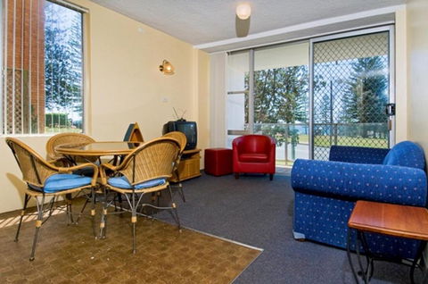 Ocean Court 1 13 Lord Street - Holiday Sunshine Coast 3