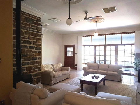 Barossa Valley View Guesthouse - Holiday Sunshine Coast 4