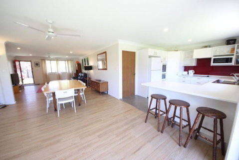 Barefoot Bungalow At Hat Head - Sunshine Coast Tourism 5