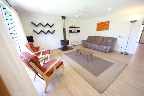 Barefoot Bungalow At Hat Head - Sunshine Coast Tourism 6