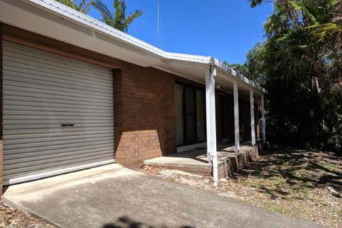 Lazy Days - Holiday Sunshine Coast 0