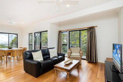Quarterdeck - Sunshine Coast Tourism 2