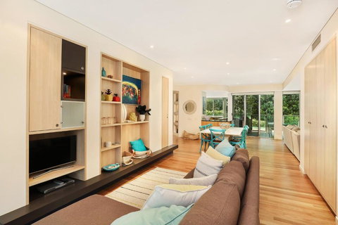 The Beach House - Holiday Sunshine Coast 6