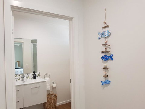 Fish Creek Alkira Accommodation - Holiday Sunshine Coast 4