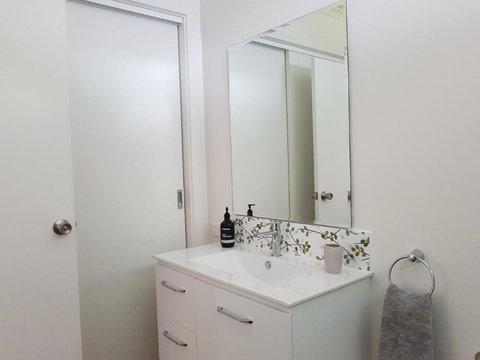 Fish Creek Alkira Accommodation - Holiday Sunshine Coast 2