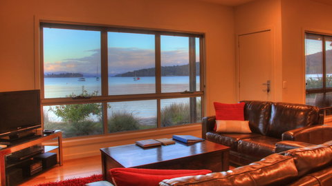 Tides Reach - Essentially Tas Dover - Sunshine Coast Tourism 4