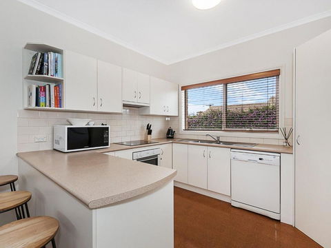 GUILDFORD COTTAGE - Holiday Sunshine Coast 1